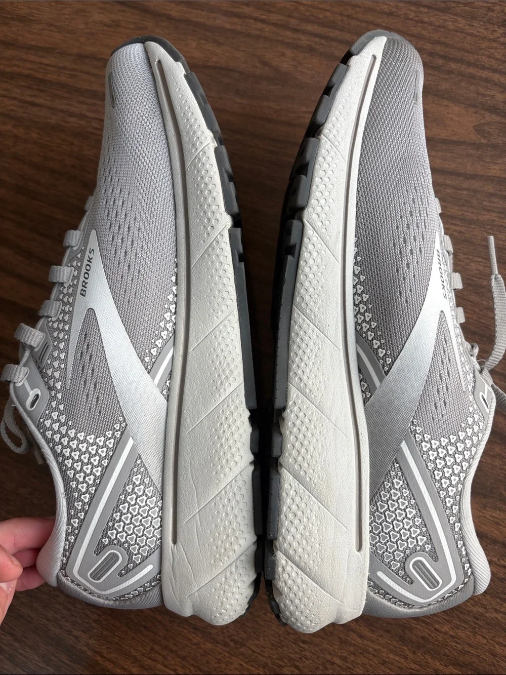 Brooks size ghost